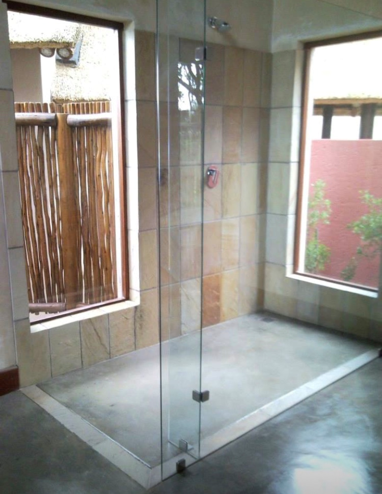 Zebula Bathroom